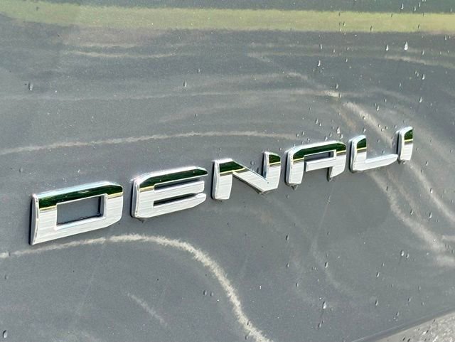 Used 2021 GMC Yukon Denali w/ Advanced Technology Package AWD/4WD image 15