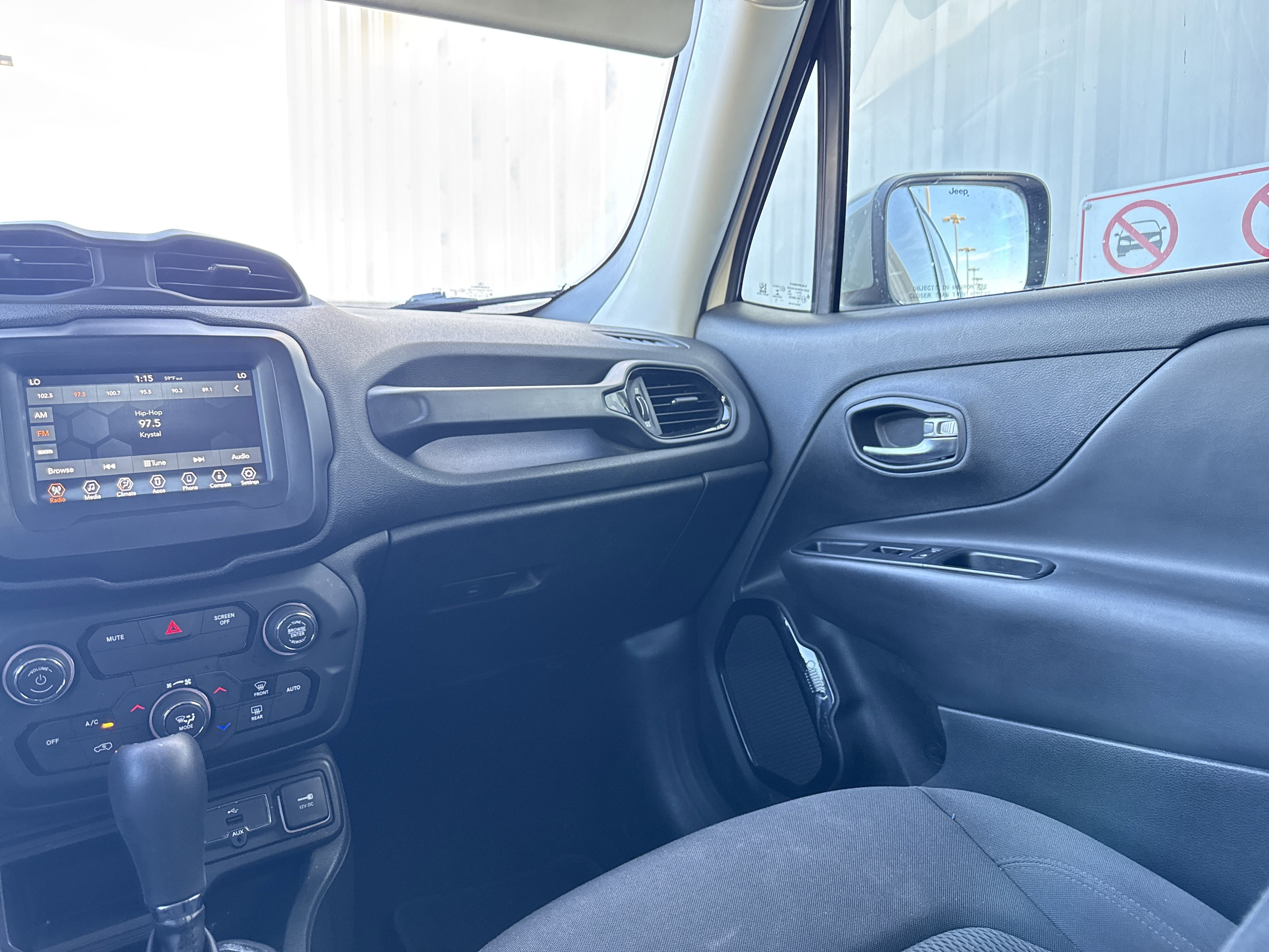 Used 2018 Jeep Renegade Altitude image 23