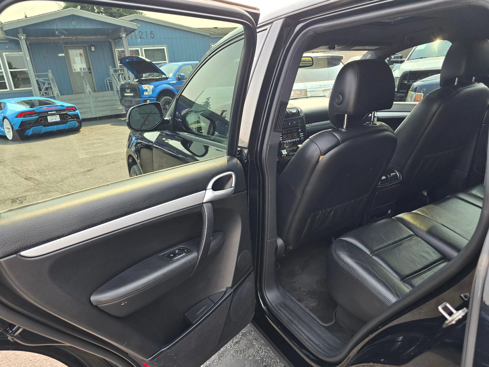 Used 2010 Porsche Cayenne AWD/4WD image 15