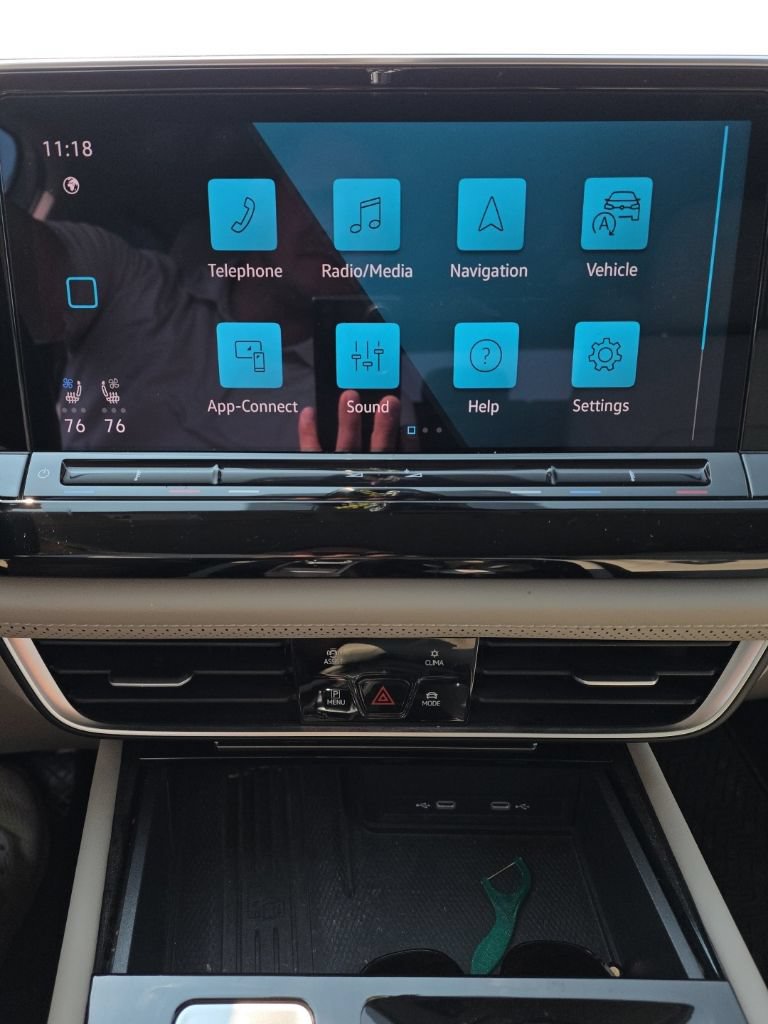 Used 2025 Volkswagen Atlas SE FWD image 49
