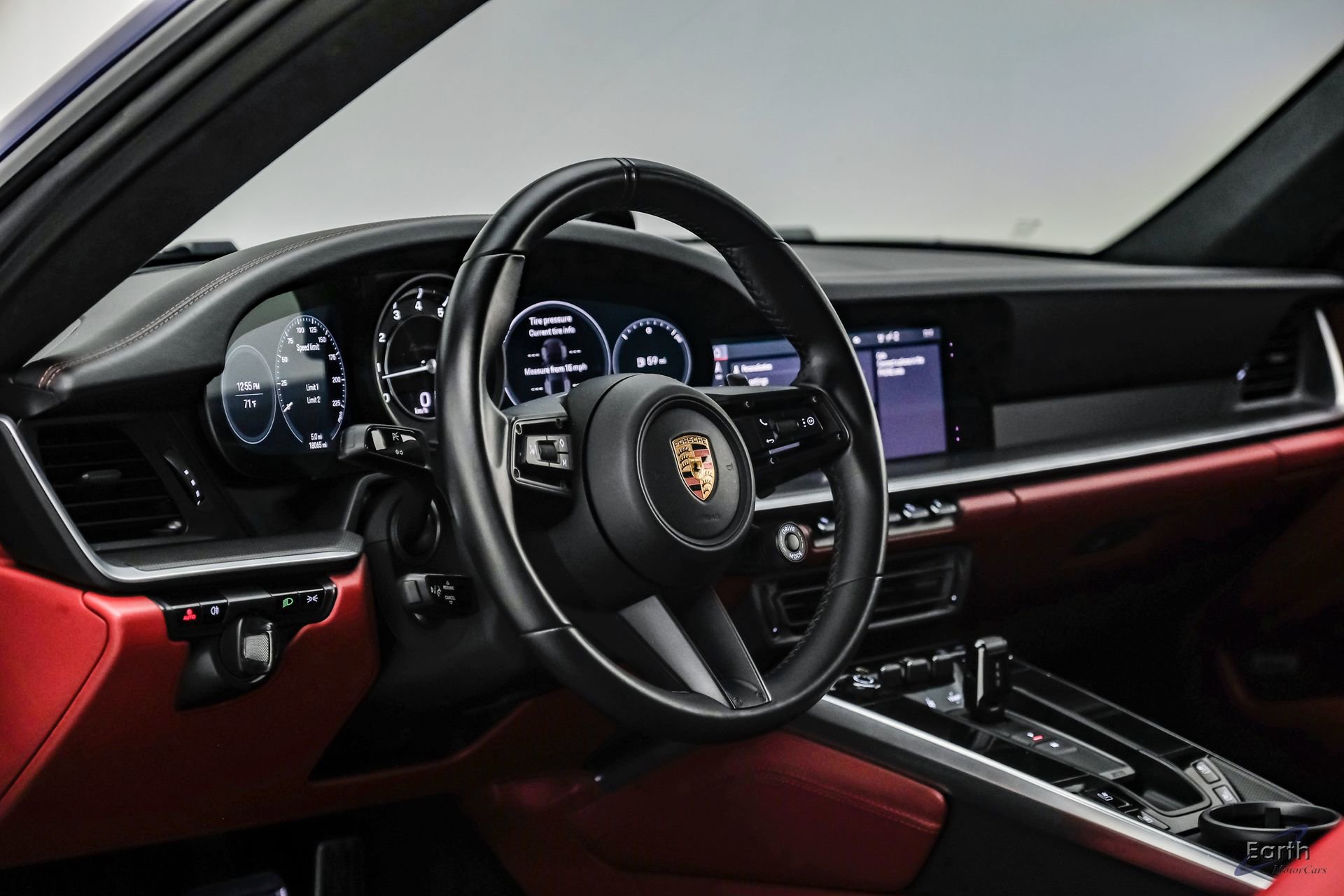 Used 2021 Porsche 911 Turbo image 45