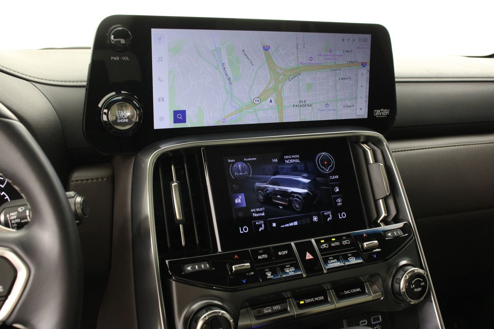Used 2024 Lexus LX 600 4WD w/ Luxury Package image 9