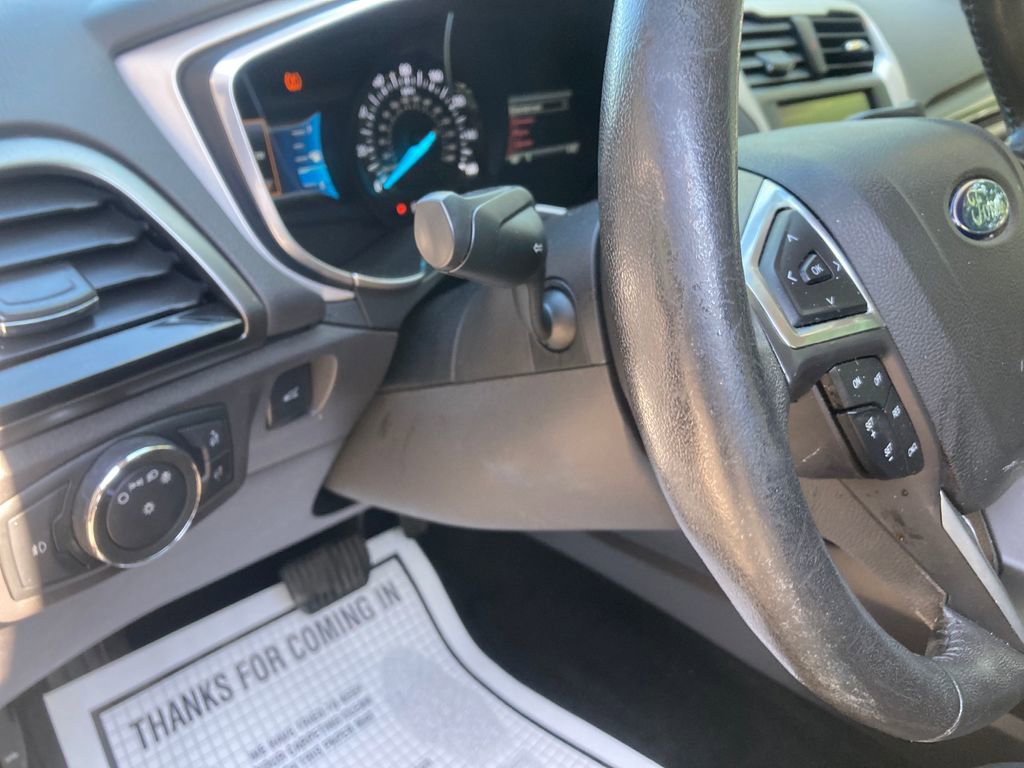Used 2016 Ford Fusion SE image 17