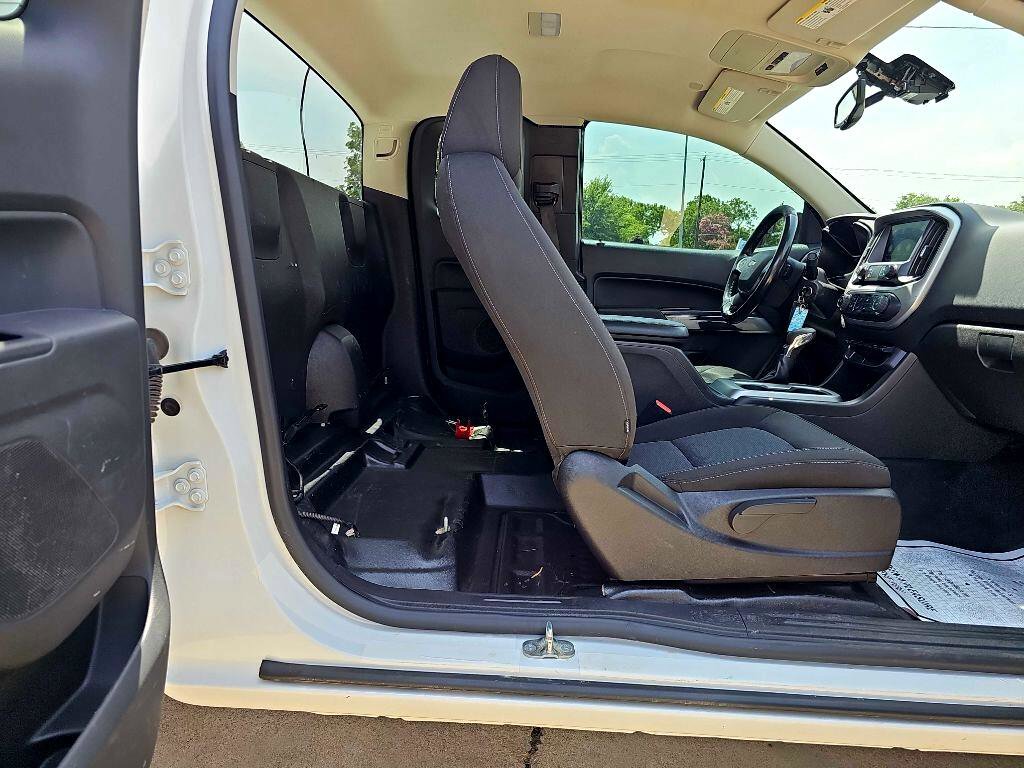 Used 2022 Chevrolet Colorado LT w/ Fleet Safety Package image 16
