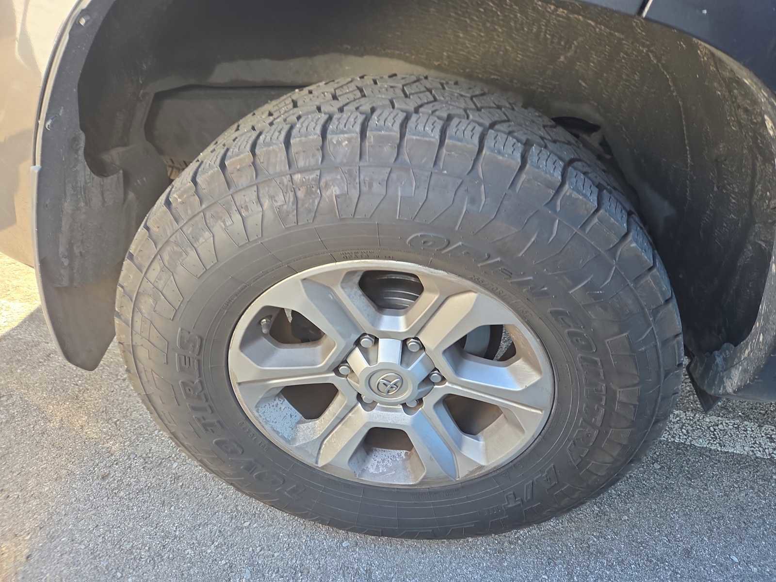 Used 2018 Toyota 4Runner SR5 image 3