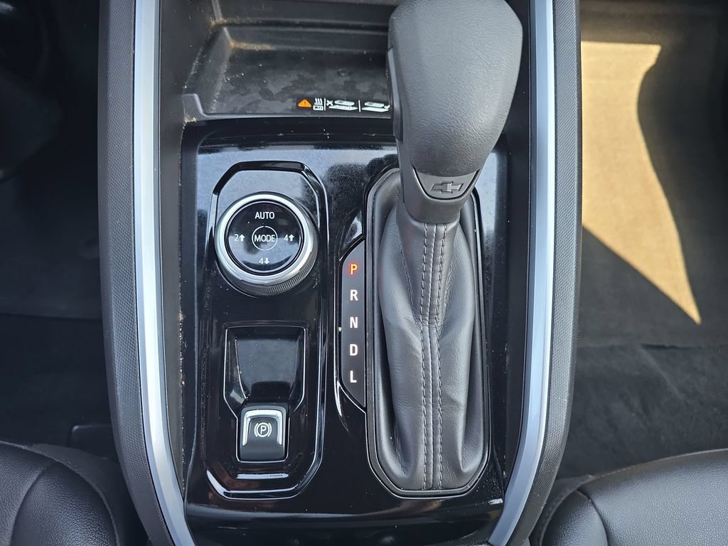 Used 2025 Chevrolet Colorado Trail Boss AWD/4WD image 31