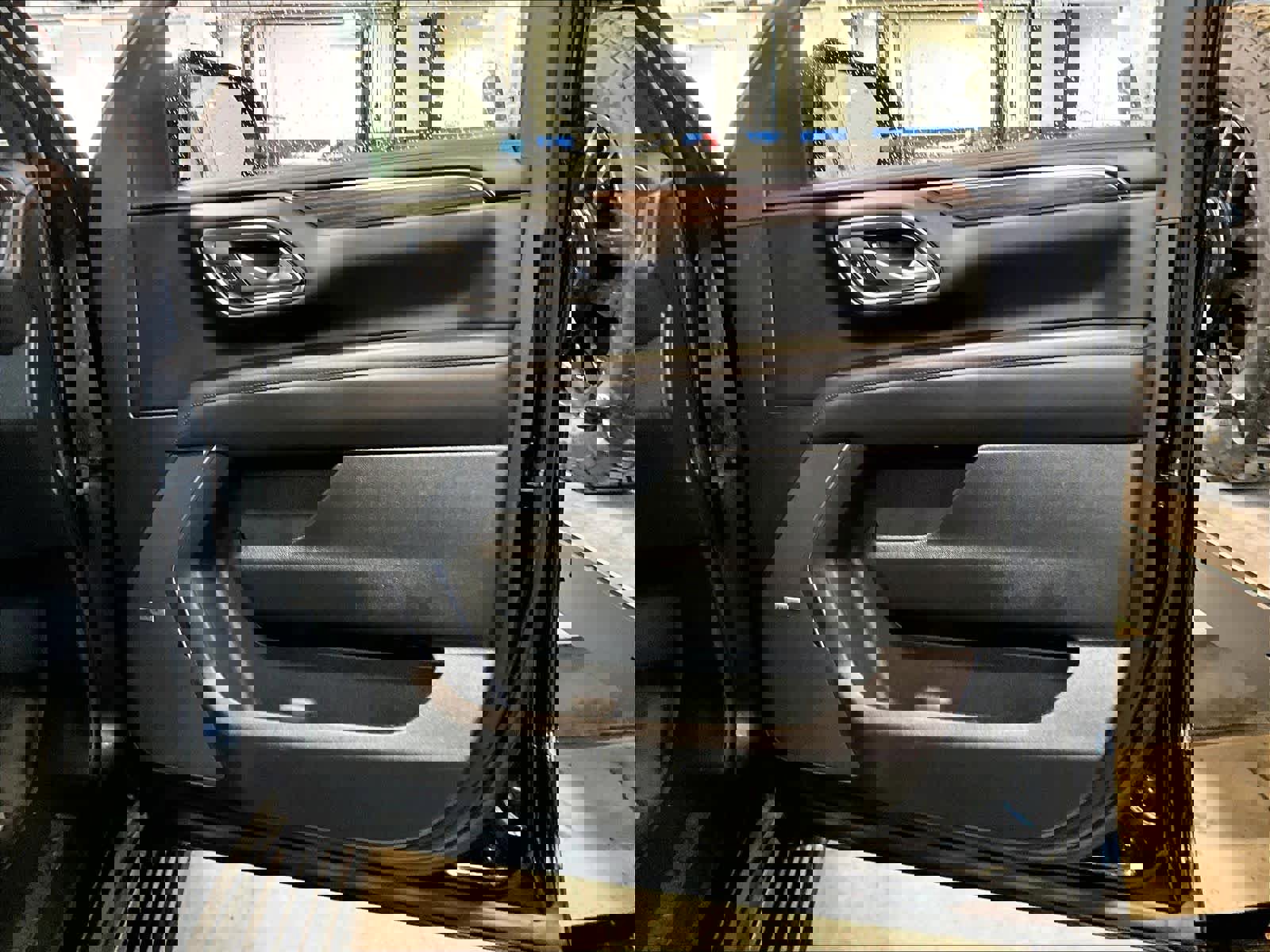 Used 2023 Chevrolet Tahoe High Country w/ Premium Package 2 image 12