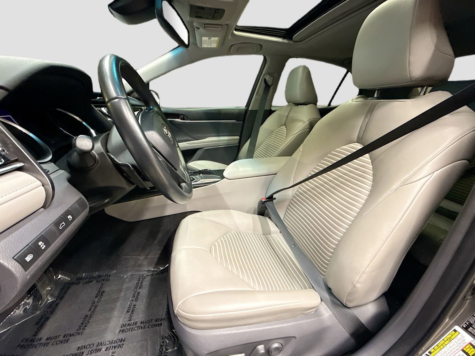 Used 2018 Toyota Camry SE w/ Moonroof Package FWD image 22