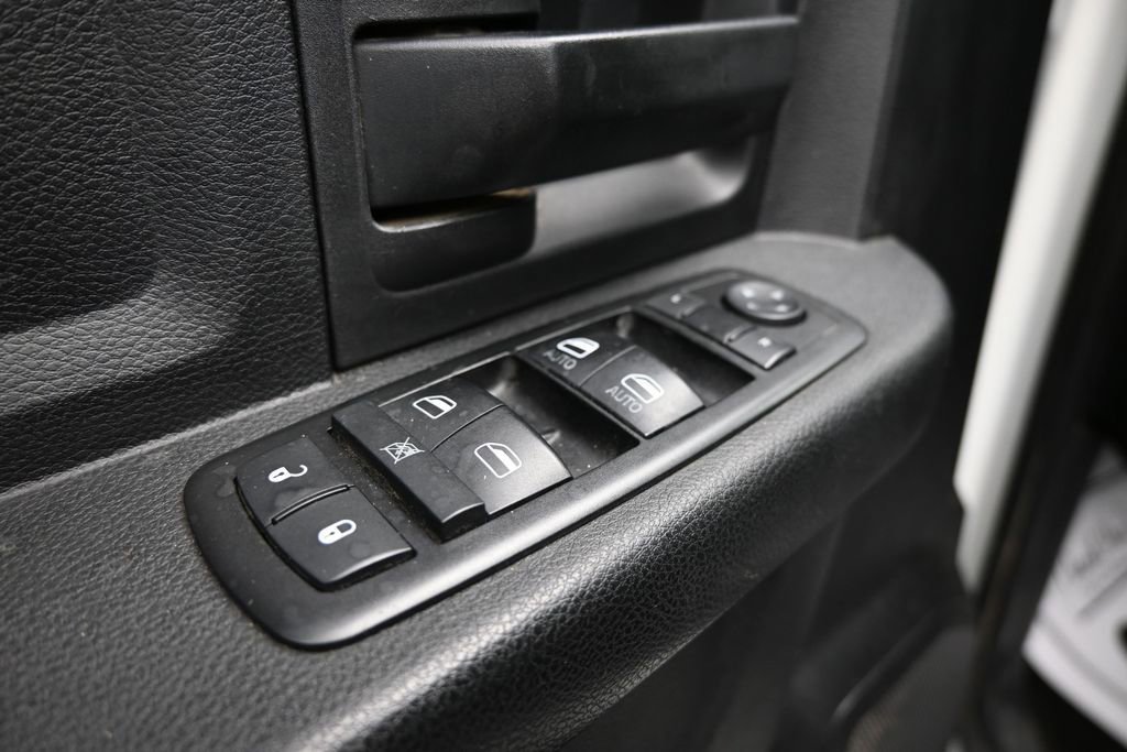 Used 2014 RAM 3500 Tradesman w/ Chrome Appearance Group AWD/4WD image 11