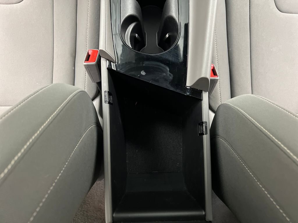 Used 2025 Hyundai Elantra SEL image 36