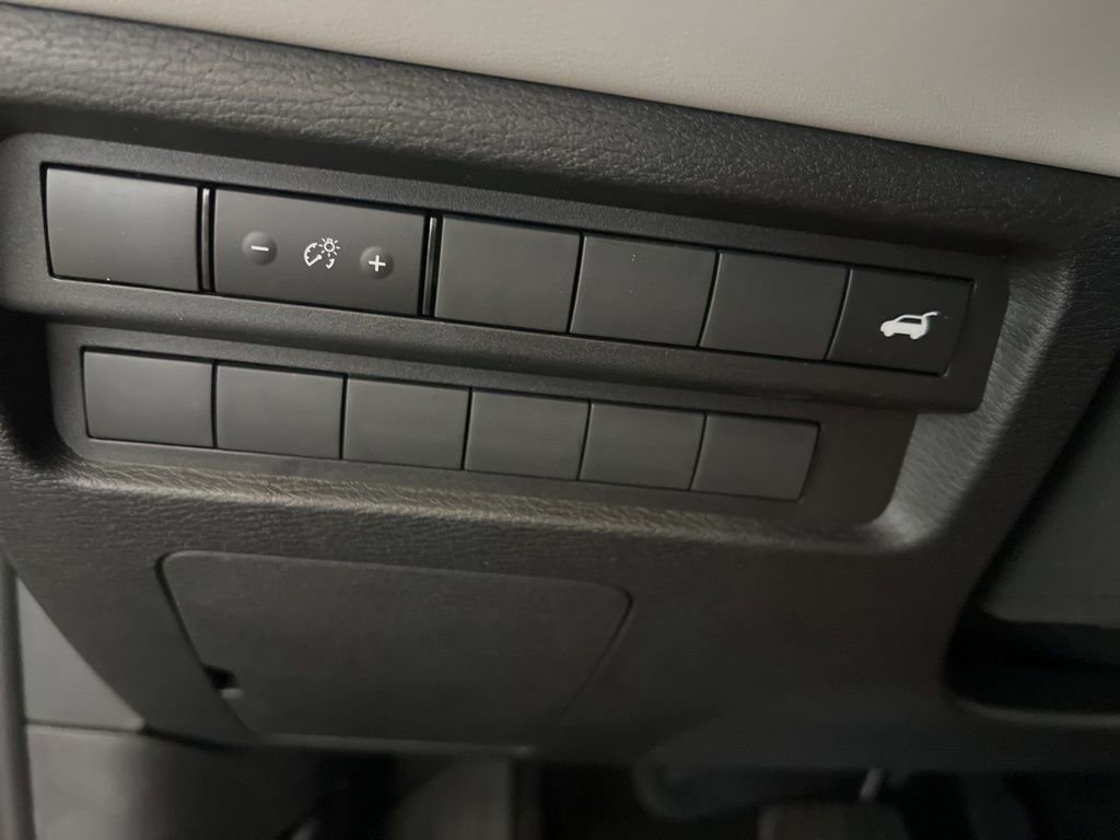 Used 2025 Mitsubishi Outlander SE image 45