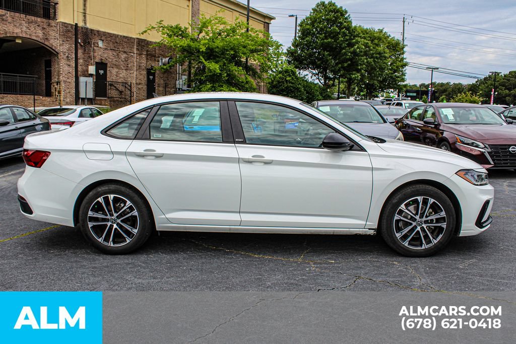 Used 2025 Volkswagen Jetta Sport FWD image 9