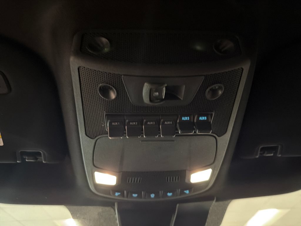 Used 2022 Ford F250 Platinum w/ FX4 Off-Road Package AWD/4WD image 15