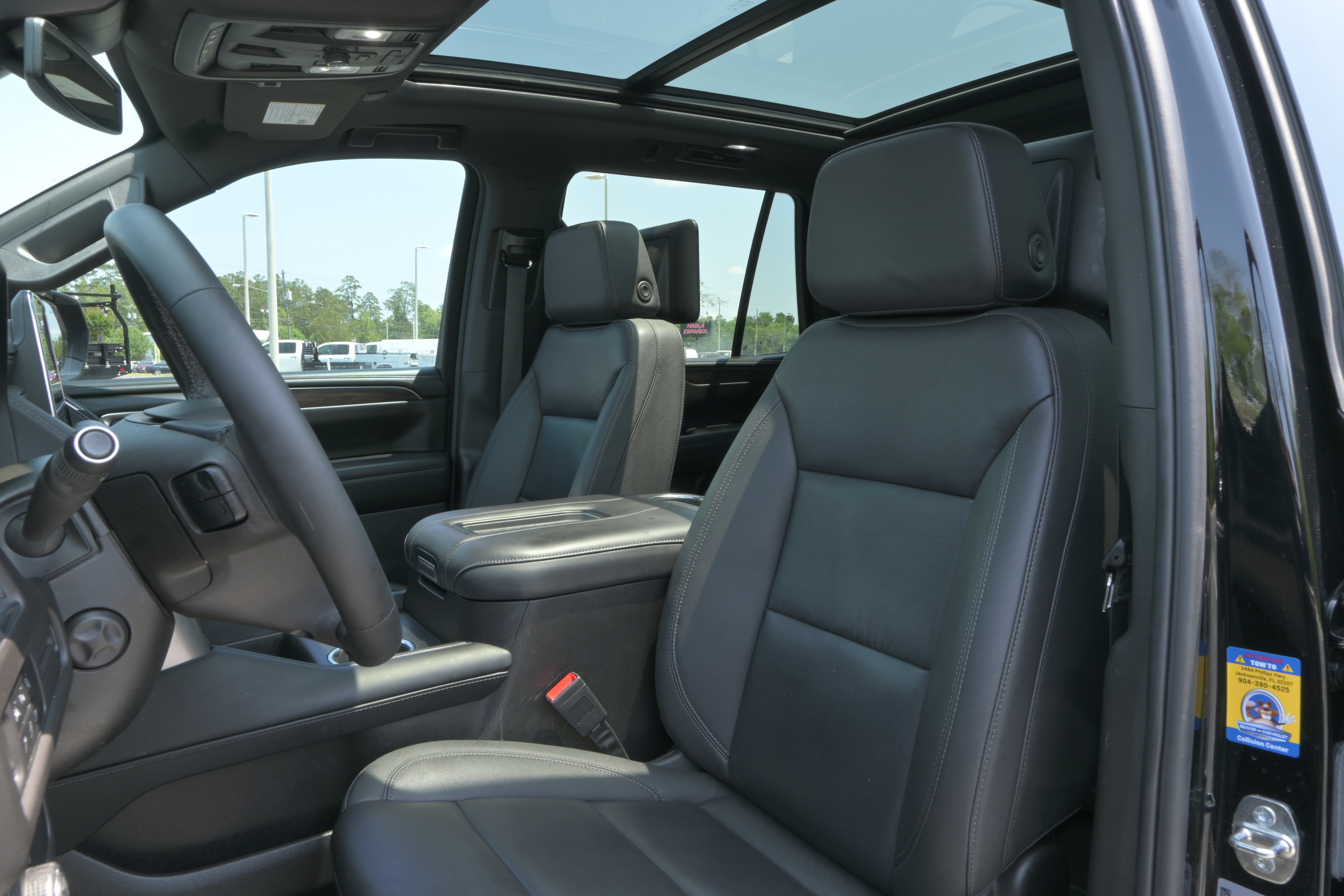 Used 2023 Chevrolet Tahoe Z71 w/ Luxury Package AWD/4WD image 9