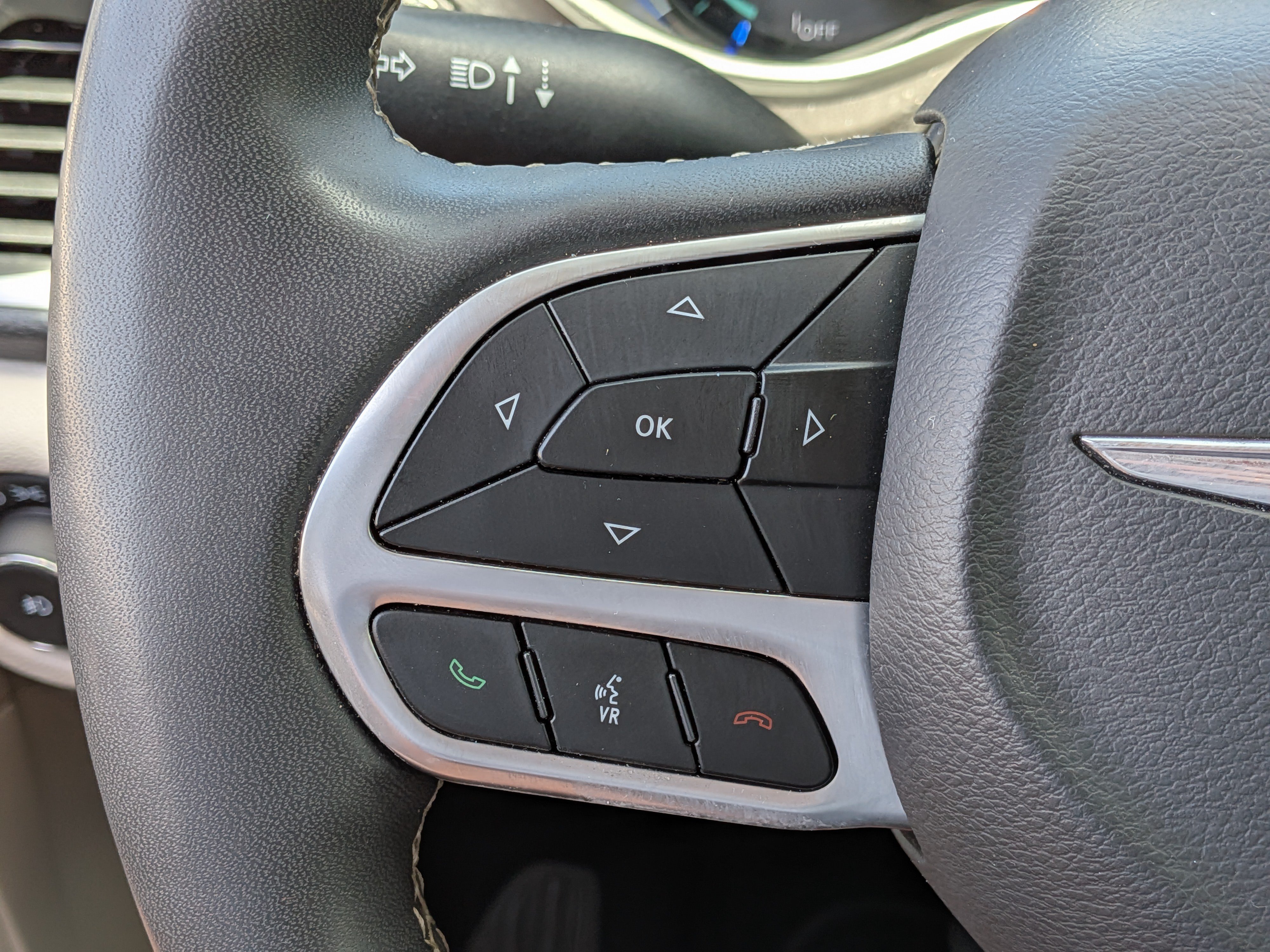 Used 2024 Chrysler Pacifica Limited FWD image 26