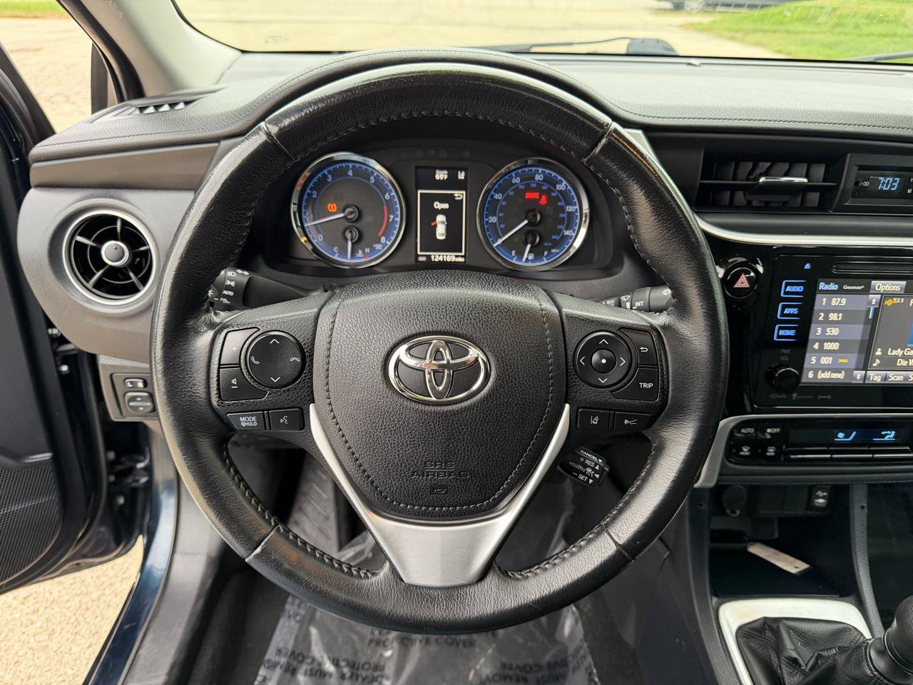Used 2019 Toyota Corolla SE FWD image 16