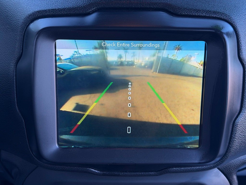 Used 2018 Jeep Renegade Altitude w/ UConnect 8.4 Nav Group FWD image 30