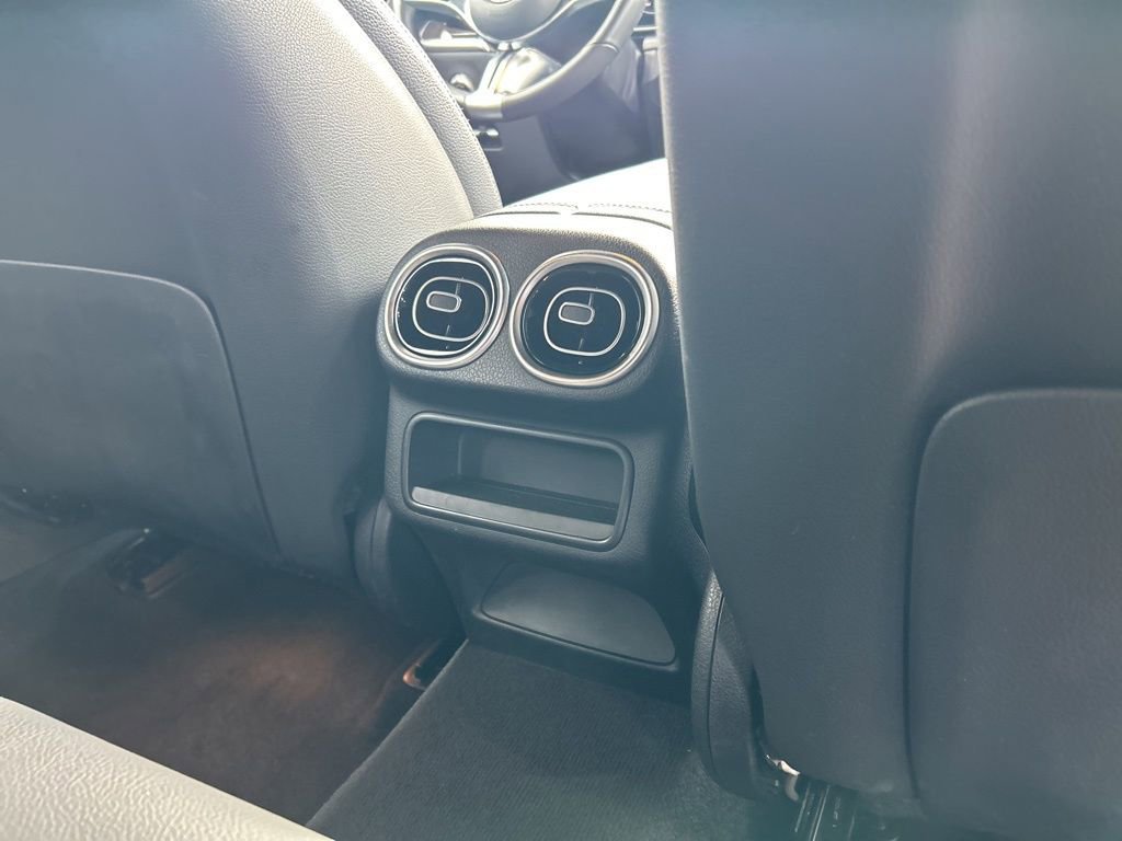 Used 2024 Mercedes-Benz GLC 300 4MATIC image 42