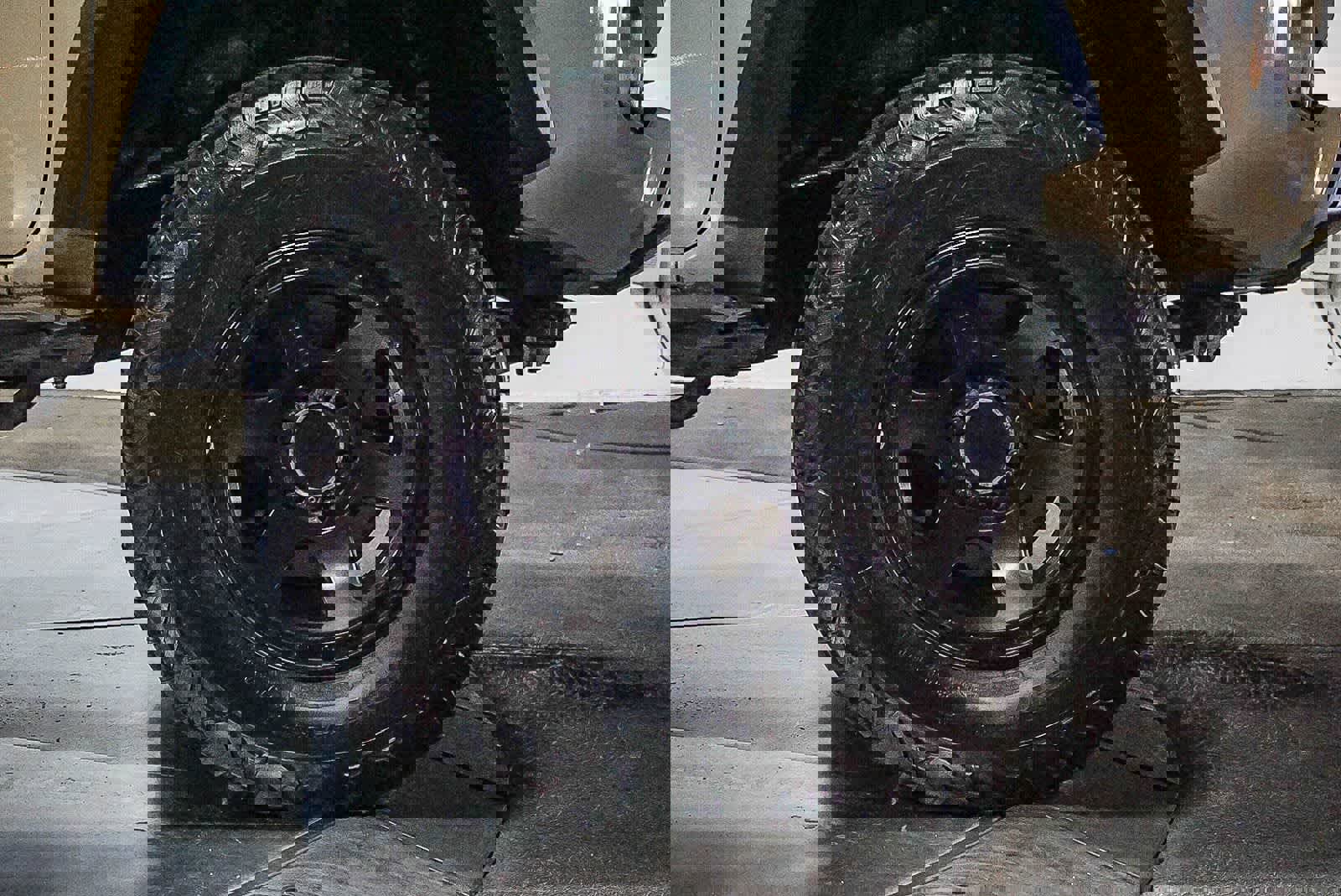 Used 2019 Toyota Tacoma TRD Off-Road w/ Technology Package AWD/4WD image 6