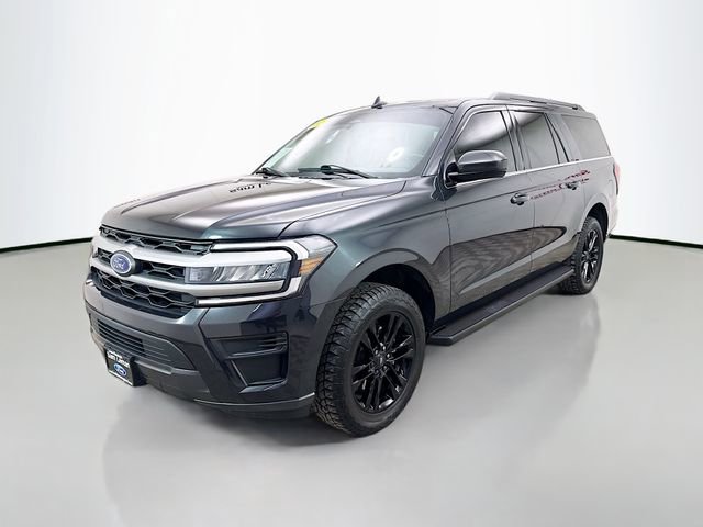 Used 2024 Ford Expedition Max XLT image 3
