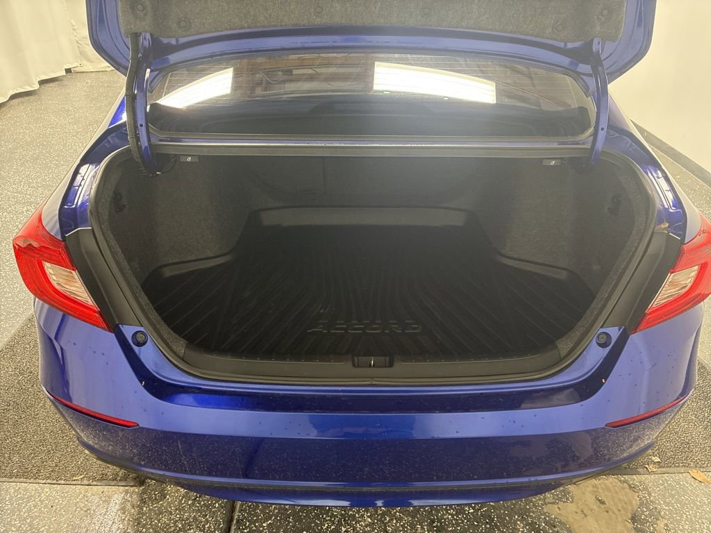 Used 2018 Honda Accord Sport image 6