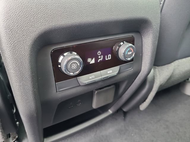 New 2026 Chevrolet Traverse LT image 13