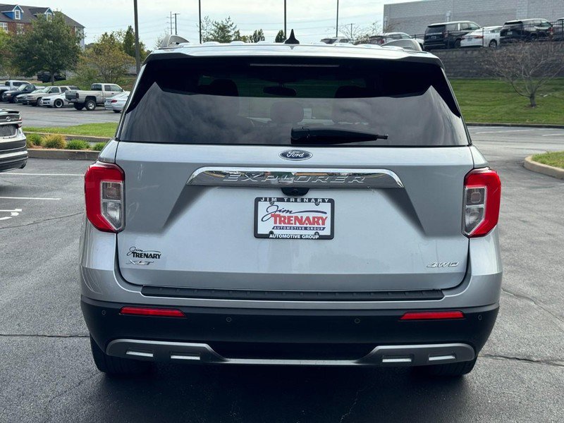 Used 2023 Ford Explorer XLT w/ Equipment Group 202A image 5
