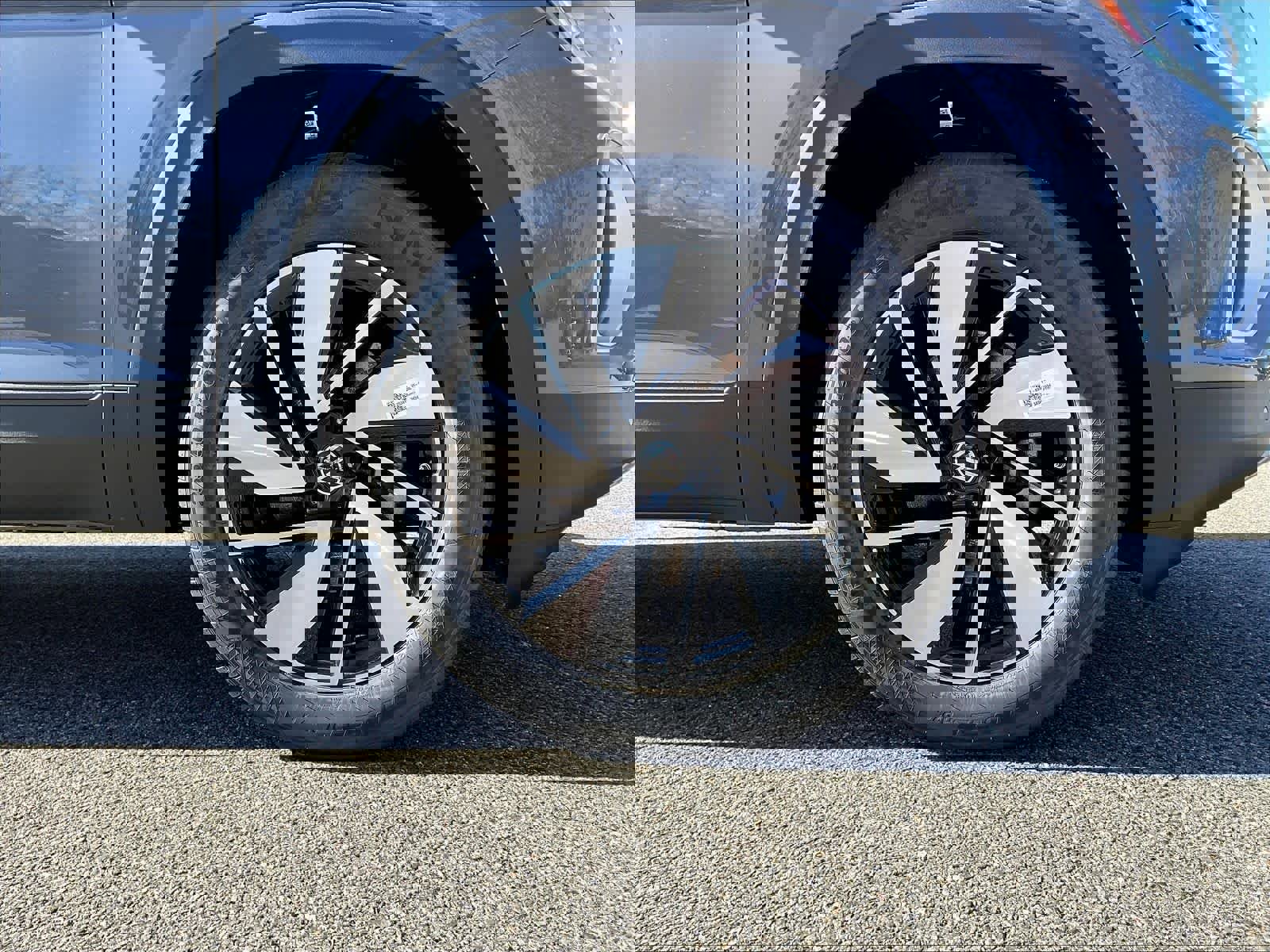 New 2026 Volkswagen Atlas SE image 8