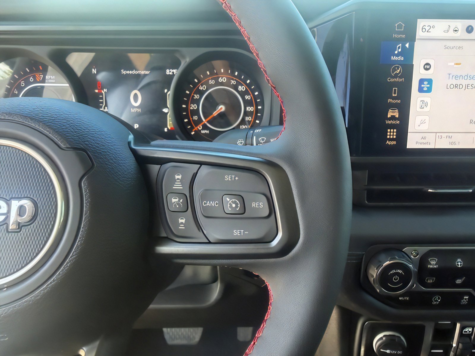 Used 2024 Jeep Gladiator Rubicon w/ Convenience Group image 25