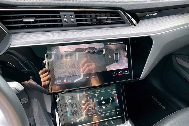 Used 2021 Audi e-tron Premium Plus w/ Premium Plus Package image 19