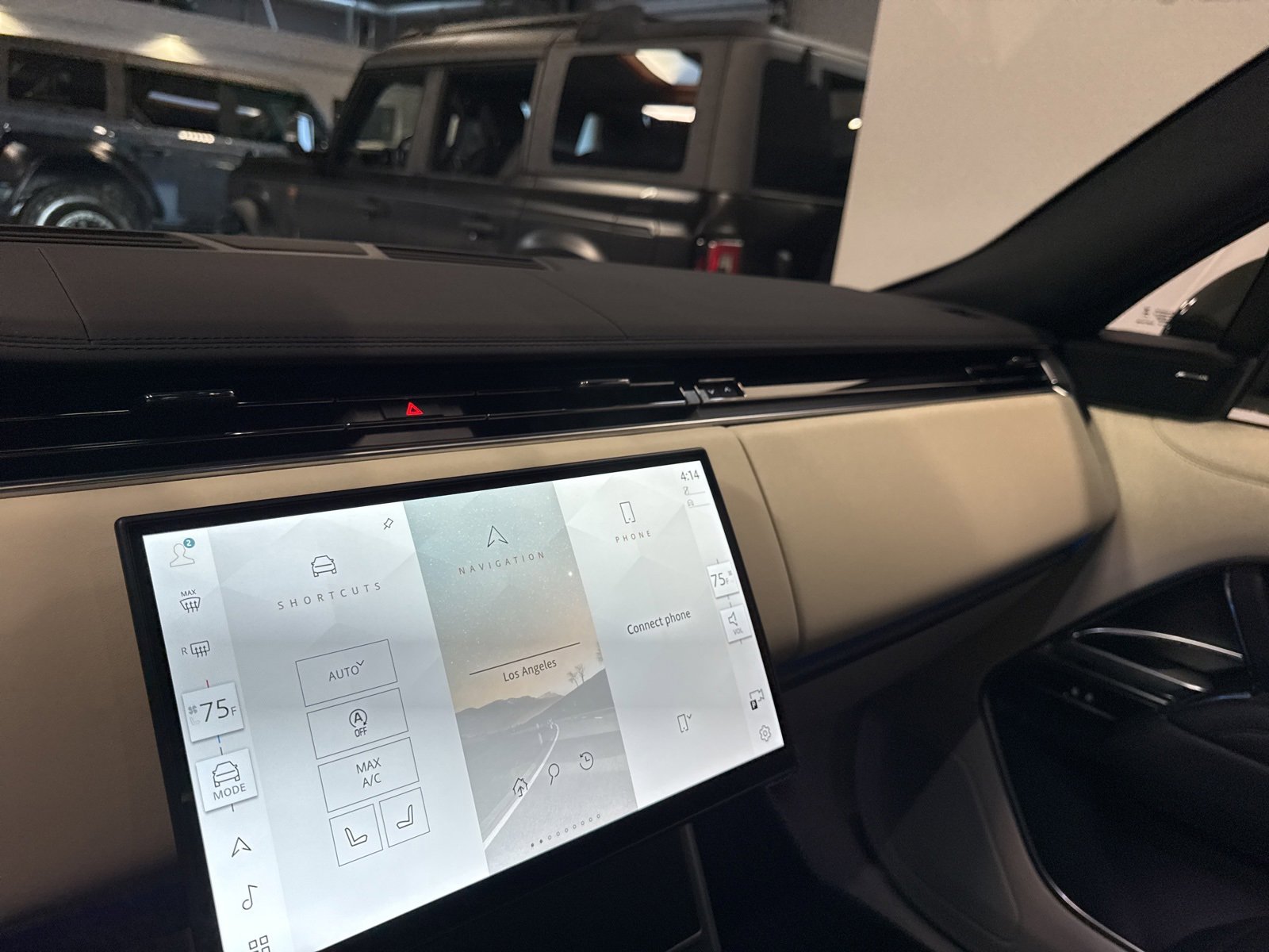 Used 2024 Land Rover Range Rover SE image 33