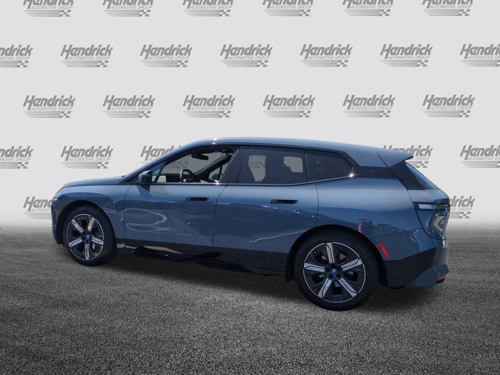 Certified 2023 BMW iX xDrive50 w/ Premium Package AWD/4WD image 7