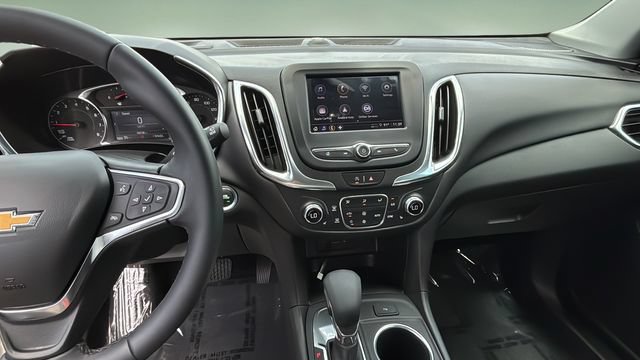Used 2024 Chevrolet Equinox LT FWD image 11