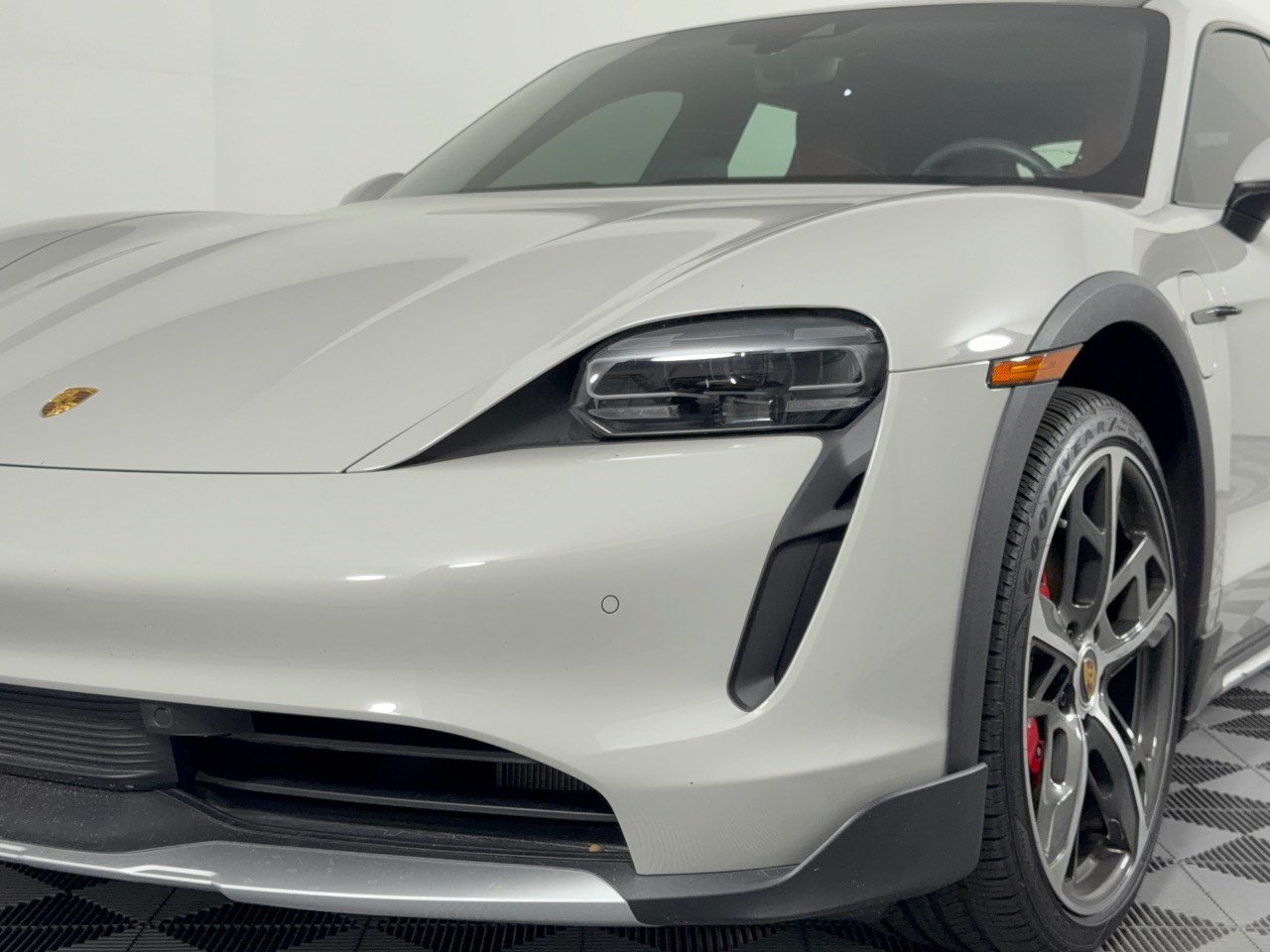 Certified 2023 Porsche Taycan 4S AWD/4WD image 12