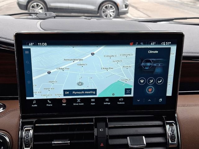 Used 2024 Lincoln Navigator Reserve image 19