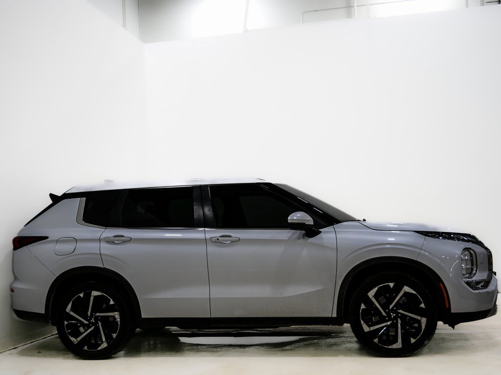 Used 2022 Mitsubishi Outlander SE image 5