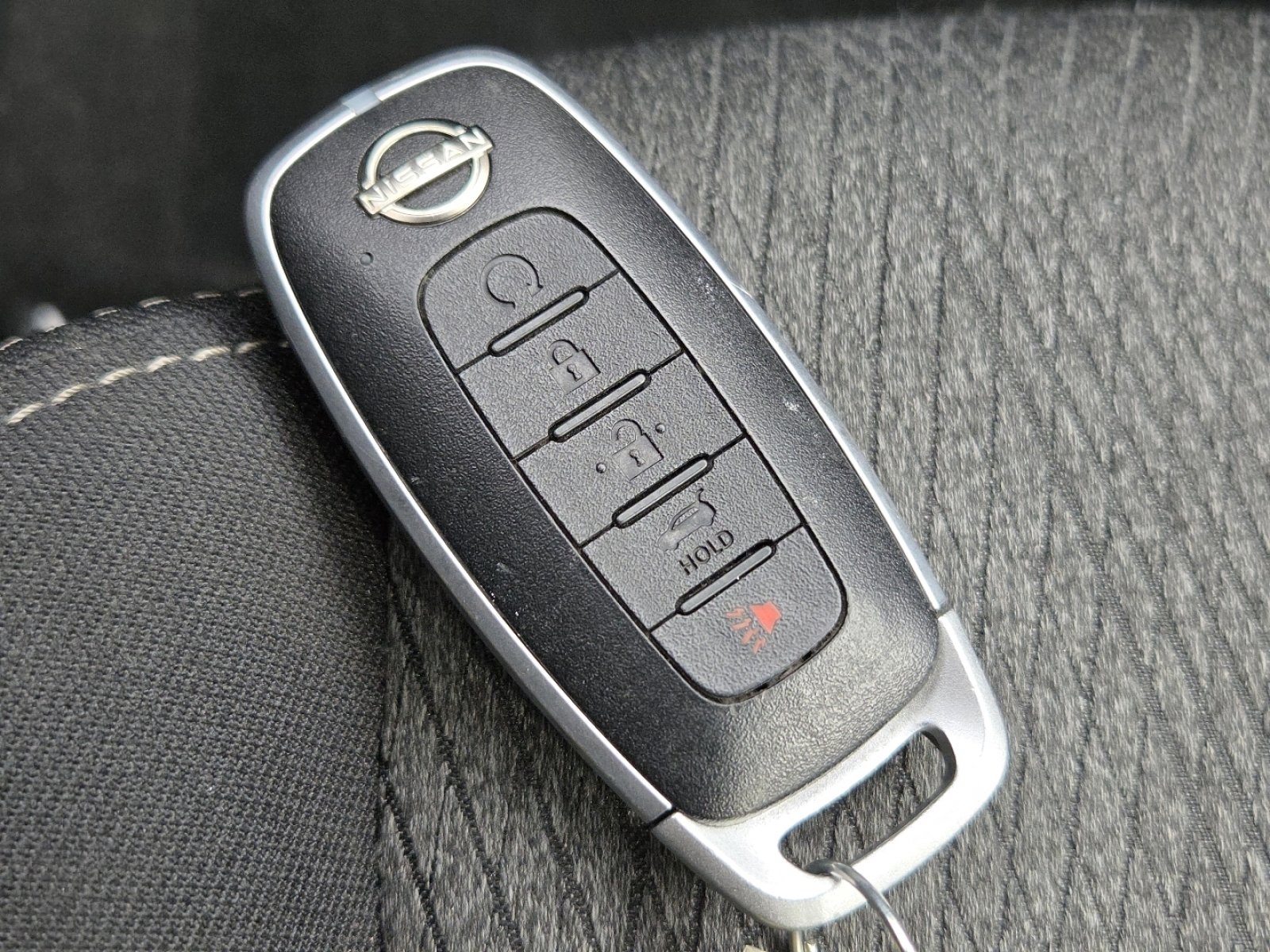 Used 2024 Nissan Rogue SV image 35