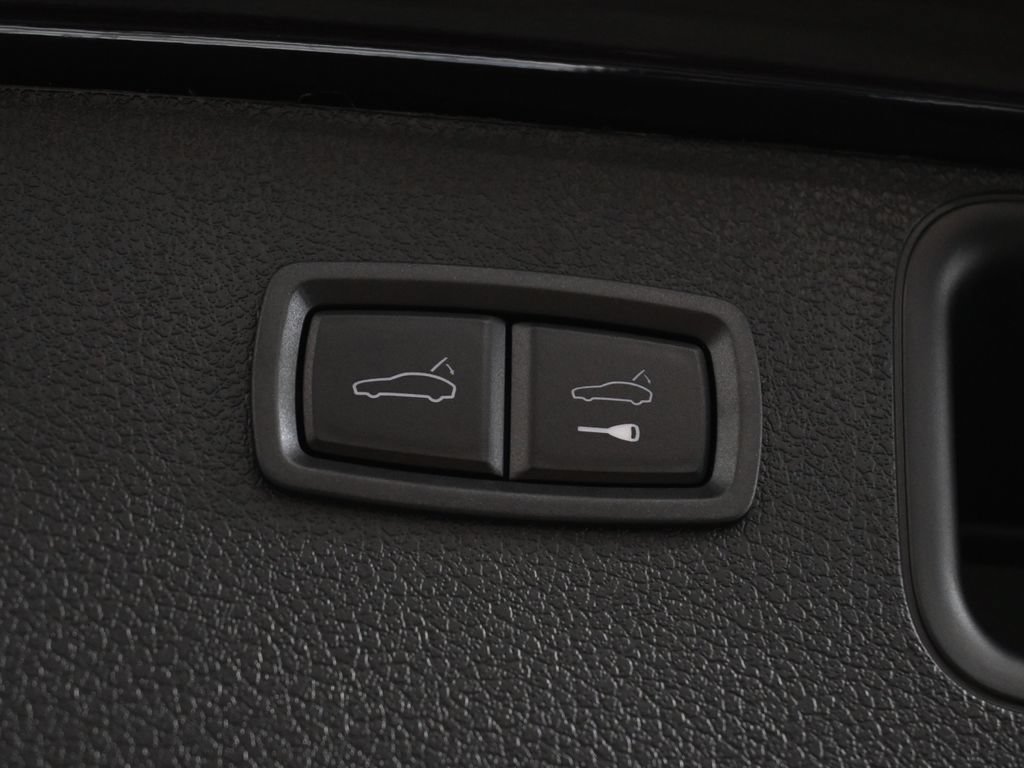 Used 2026 Porsche Macan AWD/4WD image 45