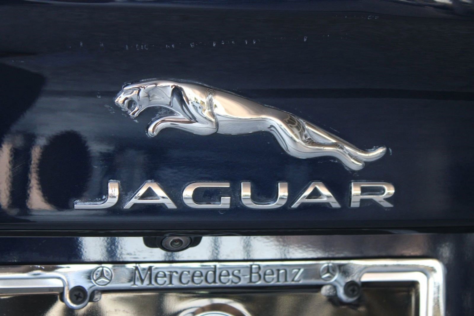 Used 2020 Jaguar XE S image 22