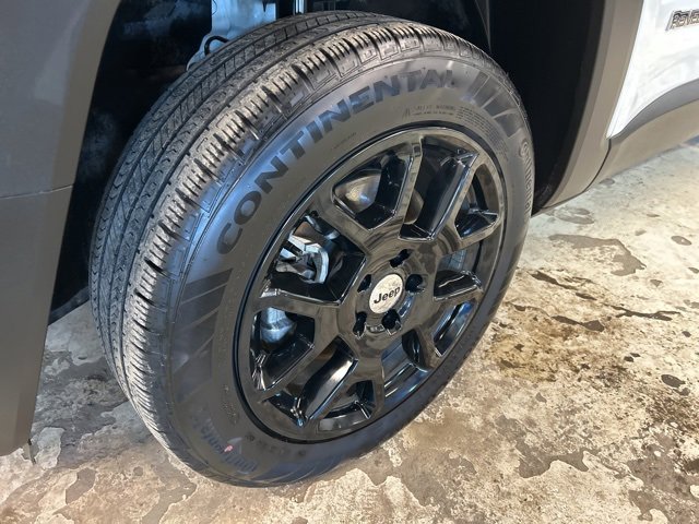Used 2023 Jeep Renegade Latitude w/ Sun/Sound Group image 26