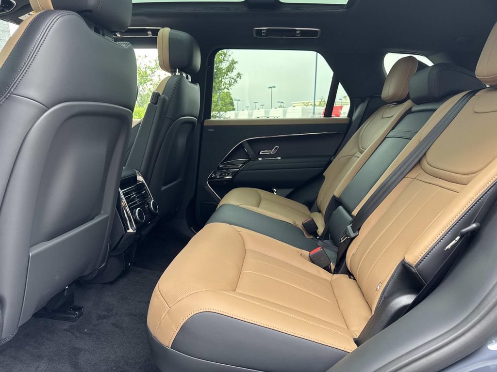 New 2026 Land Rover Range Rover Sport Dynamic SE AWD/4WD image 13