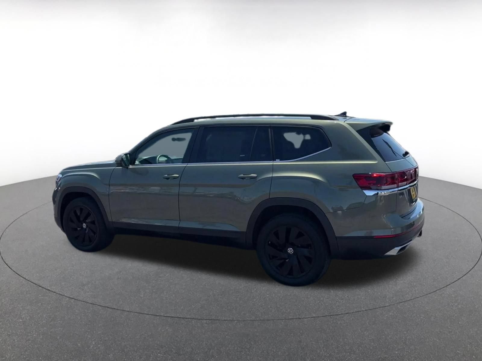 Used 2026 Volkswagen Atlas SE FWD image 9