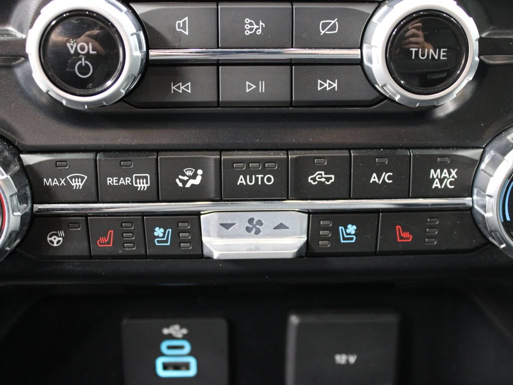 Used 2024 Ford F350 Lariat AWD/4WD image 74