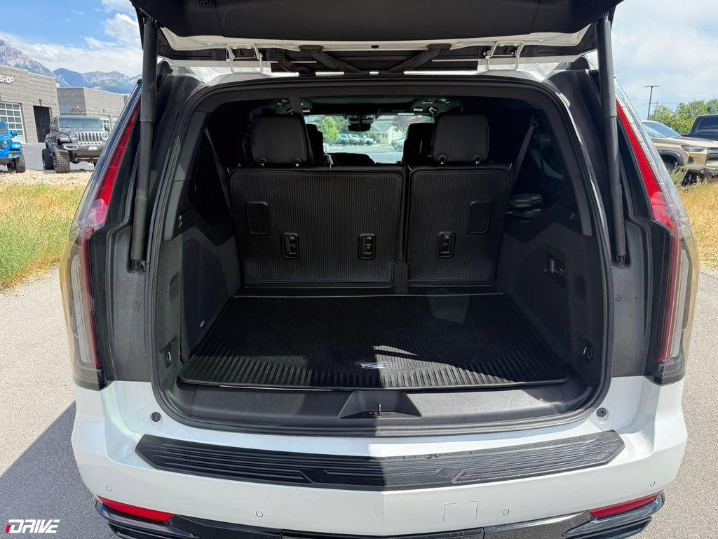 Used 2023 Cadillac Escalade ESV Sport Platinum w/ LPO, Floor Liner Package AWD/4WD image 14