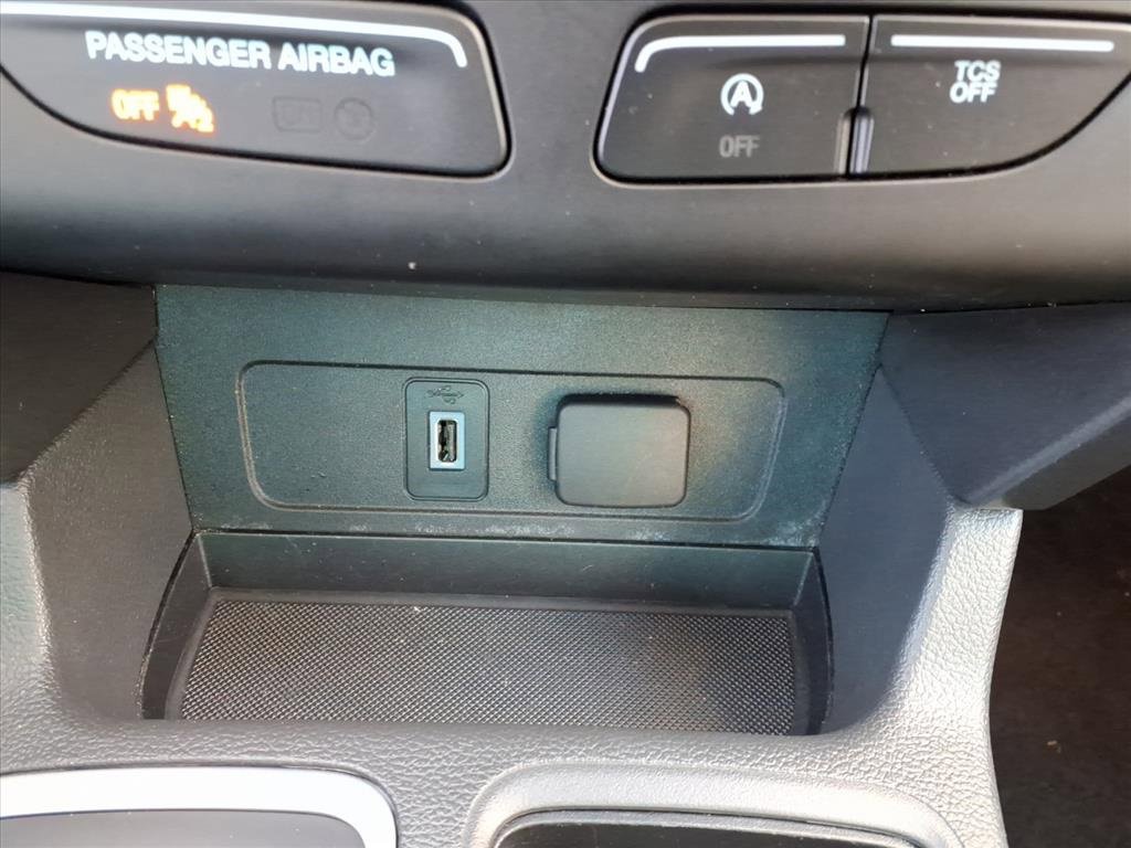 Used 2017 Ford Escape SE image 9