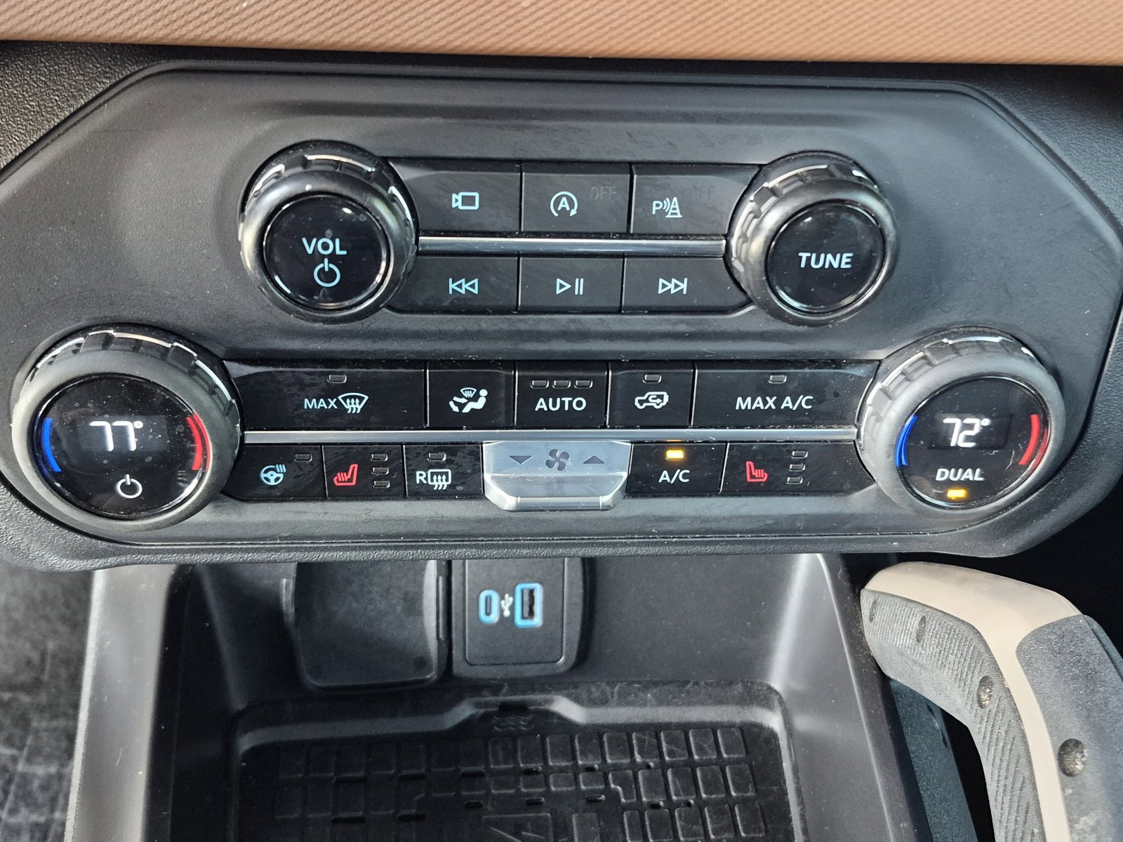 Used 2024 Ford Bronco Outer Banks w/ Sasquatch Package AWD/4WD image 30