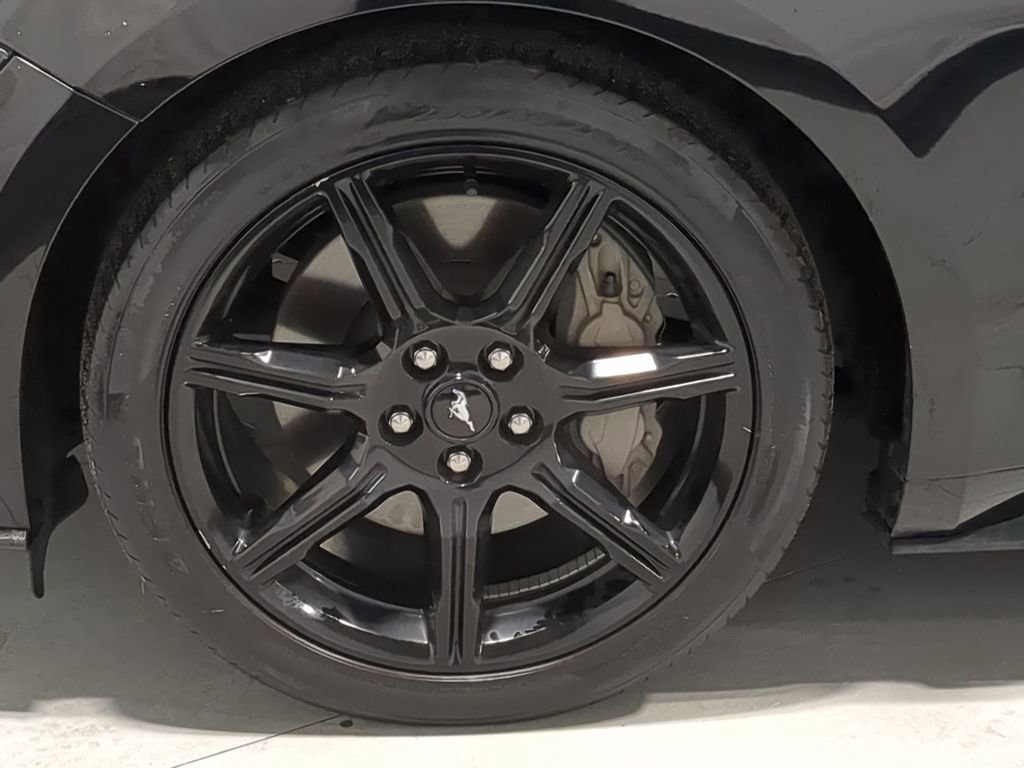 Used 2018 Ford Mustang GT Premium w/ Black Accent Package RWD image 14