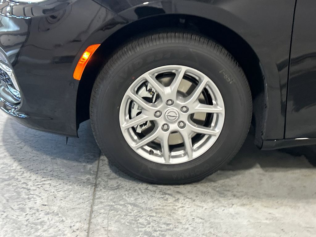 New 2026 Chrysler Pacifica Select FWD image 11