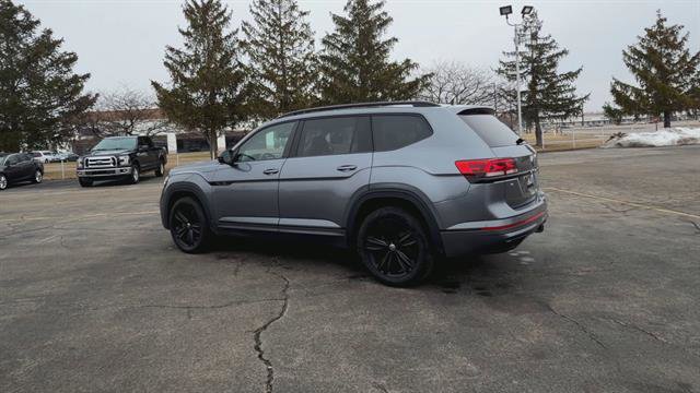 Used 2023 Volkswagen Atlas SEL R-Line AWD/4WD image 6