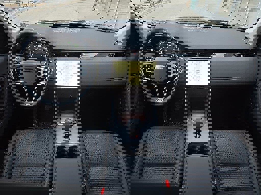 New 2025 Land Rover Discovery Sport S image 9